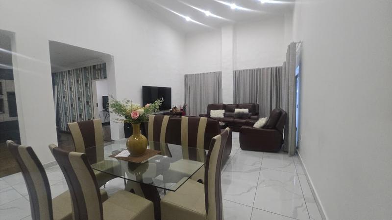5 Bedroom Property for Sale in Ninapark Gauteng