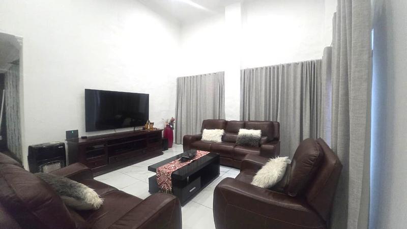 5 Bedroom Property for Sale in Ninapark Gauteng