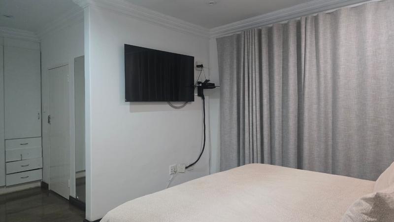 5 Bedroom Property for Sale in Ninapark Gauteng