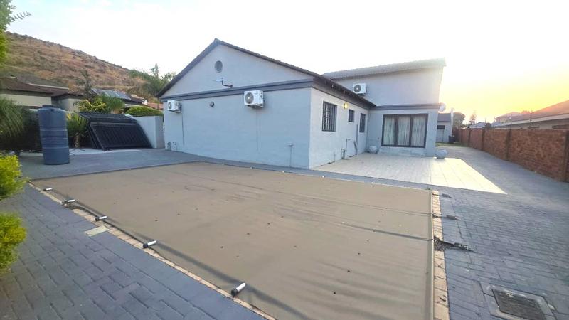 5 Bedroom Property for Sale in Ninapark Gauteng
