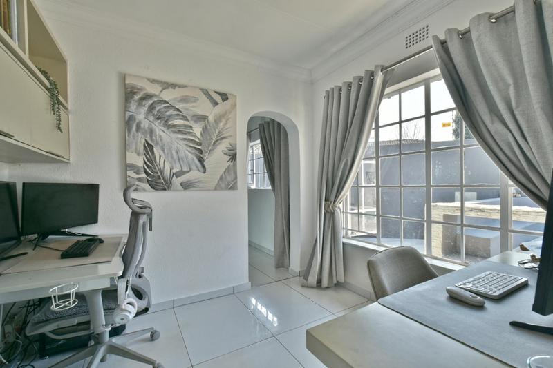 3 Bedroom Property for Sale in Farrarmere Gauteng