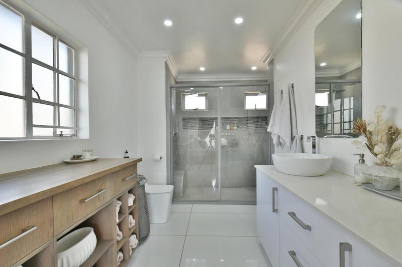 3 Bedroom Property for Sale in Farrarmere Gauteng