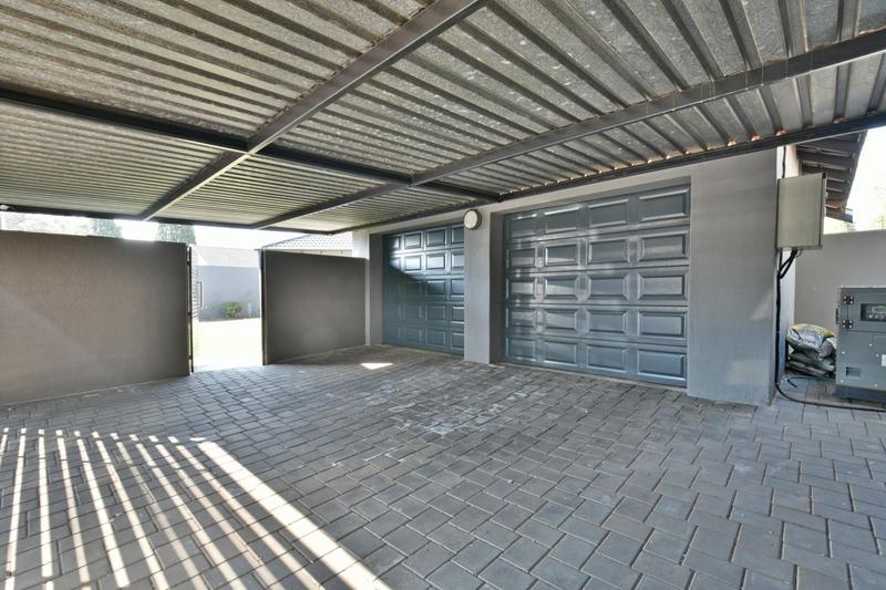 3 Bedroom Property for Sale in Farrarmere Gauteng