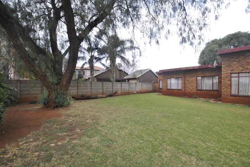 3 Bedroom Property for Sale in Dawn Park Gauteng