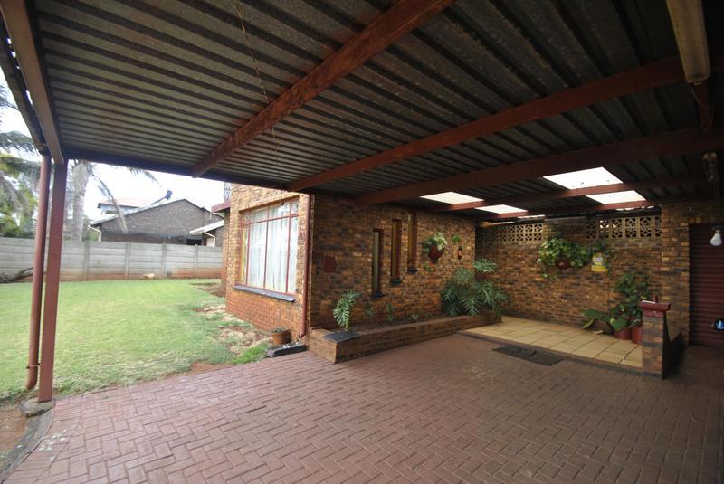 3 Bedroom Property for Sale in Dawn Park Gauteng