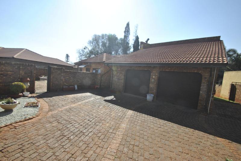 3 Bedroom Property for Sale in Dawn Park Gauteng