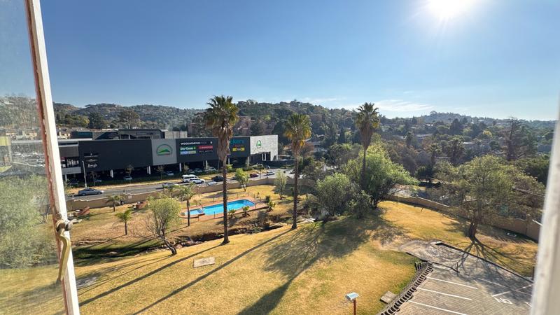 2 Bedroom Property for Sale in Helderkruin Gauteng