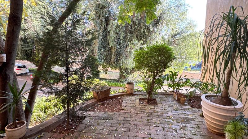 2 Bedroom Property for Sale in Helderkruin Gauteng