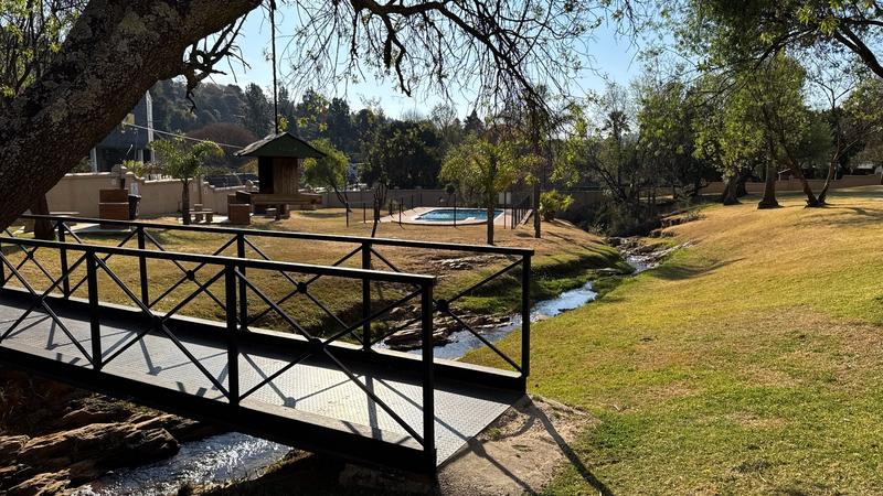 2 Bedroom Property for Sale in Helderkruin Gauteng
