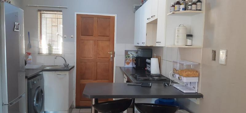 2 Bedroom Property for Sale in Honeydew Manor Gauteng
