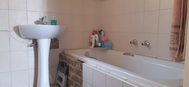 2 Bedroom Property for Sale in Honeydew Manor Gauteng