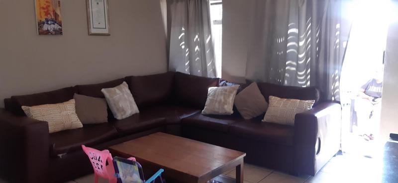 2 Bedroom Property for Sale in Honeydew Manor Gauteng