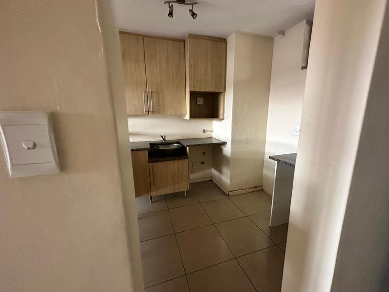 To Let 2 Bedroom Property for Rent in Rooihuiskraal North Gauteng