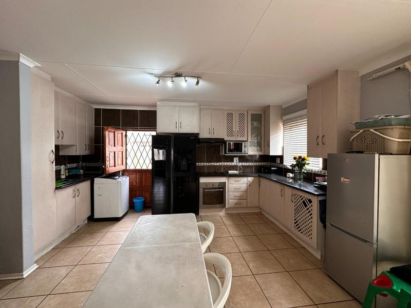 2 Bedroom Property for Sale in Hesteapark Gauteng