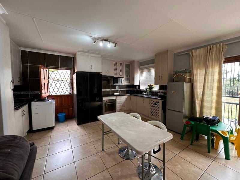 2 Bedroom Property for Sale in Hesteapark Gauteng