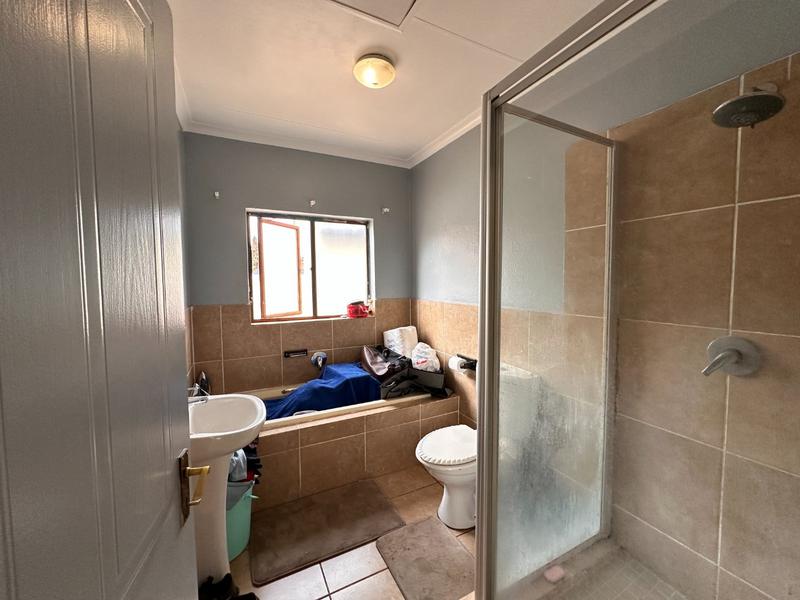 2 Bedroom Property for Sale in Hesteapark Gauteng