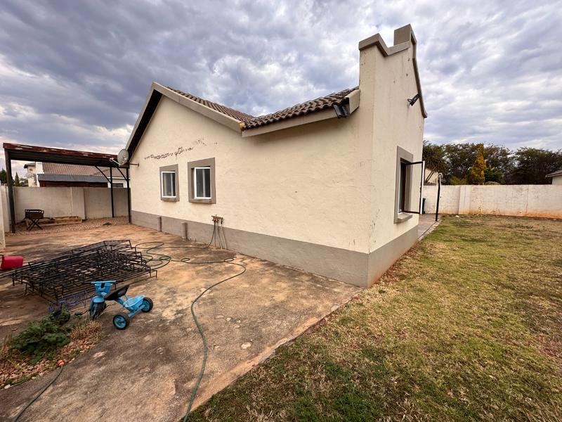 2 Bedroom Property for Sale in Hesteapark Gauteng