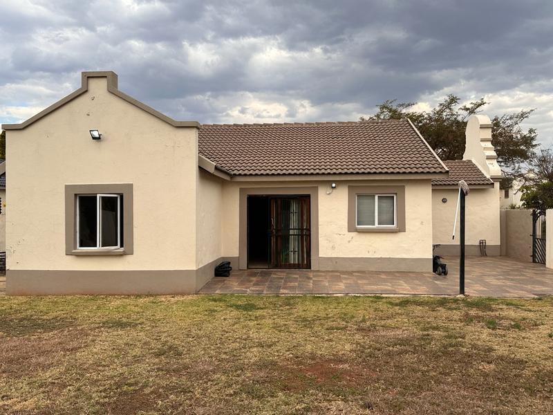 2 Bedroom Property for Sale in Hesteapark Gauteng