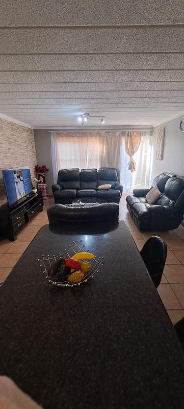 3 Bedroom Property for Sale in Ravenswood Gauteng