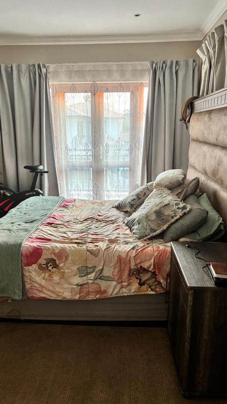 To Let 4 Bedroom Property for Rent in Kenleaf Gauteng