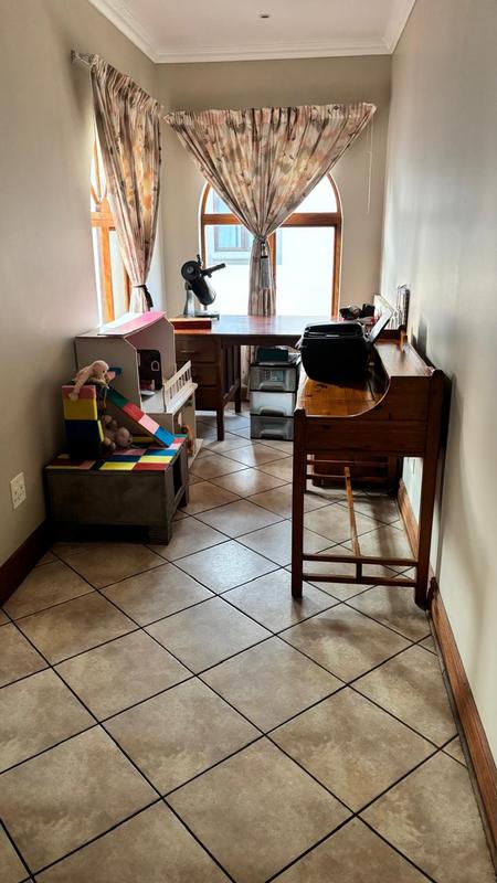To Let 4 Bedroom Property for Rent in Kenleaf Gauteng