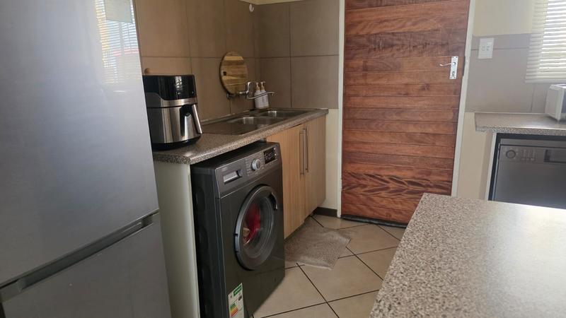 To Let 2 Bedroom Property for Rent in Stone Ridge Gauteng