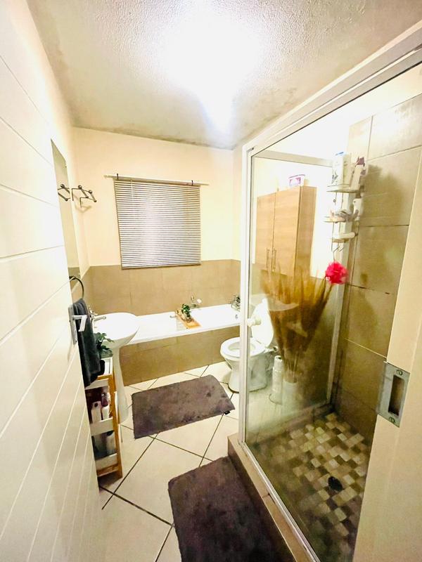 To Let 2 Bedroom Property for Rent in Stone Ridge Gauteng