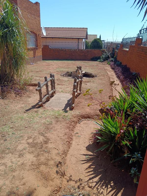 22 Bedroom Property for Sale in Hospital View Gauteng