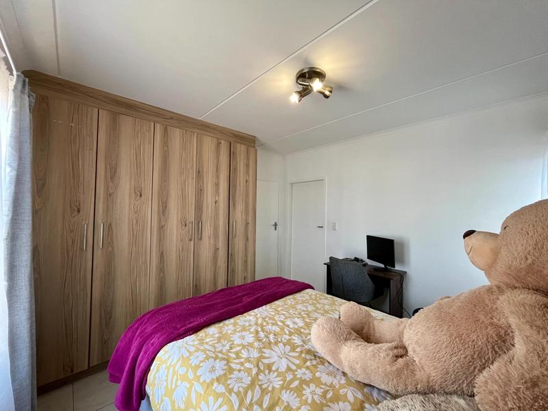 To Let 1 Bedroom Property for Rent in Modderfontein Gauteng