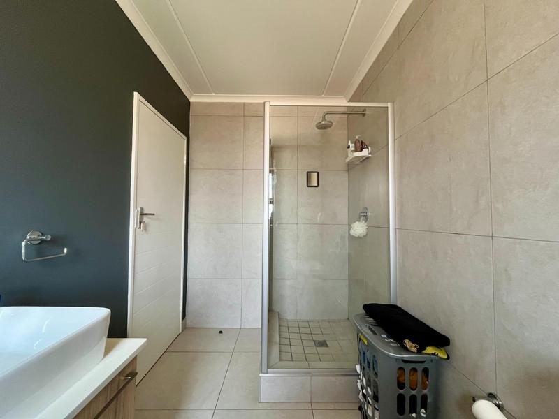 To Let 1 Bedroom Property for Rent in Modderfontein Gauteng