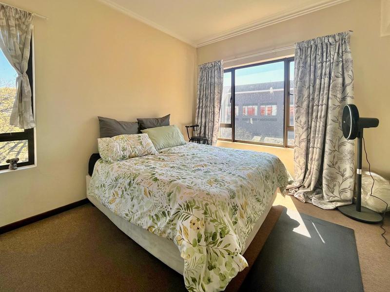 1 Bedroom Property for Sale in Bryanston Gauteng