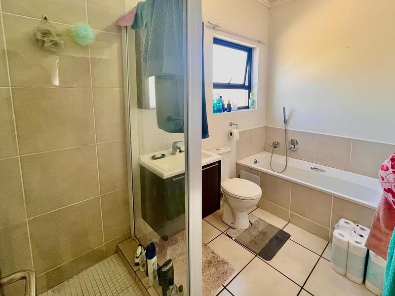 1 Bedroom Property for Sale in Bryanston Gauteng