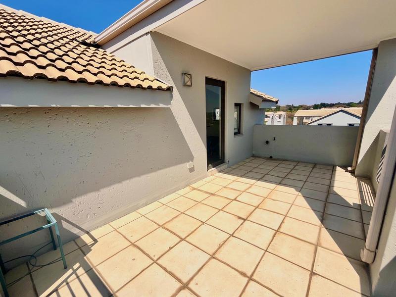 1 Bedroom Property for Sale in Bryanston Gauteng