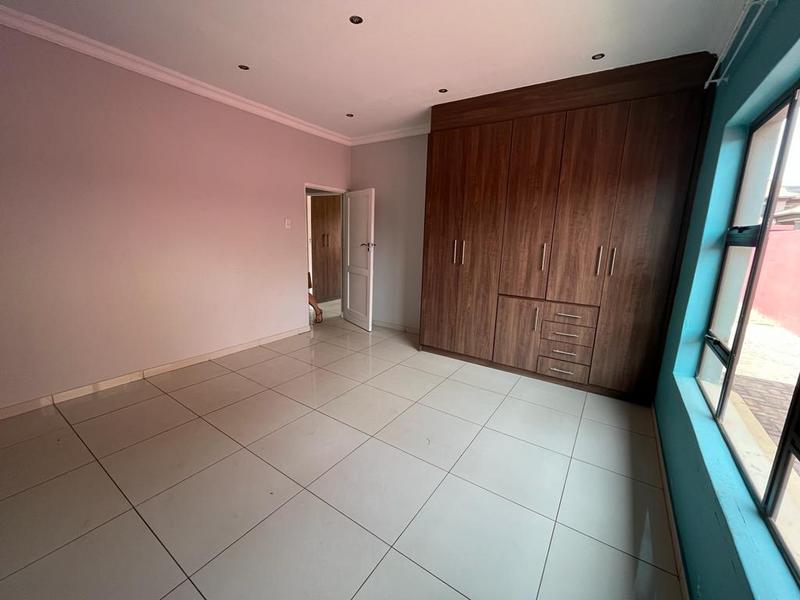 To Let 4 Bedroom Property for Rent in Vanderbijlpark SE 8 Gauteng