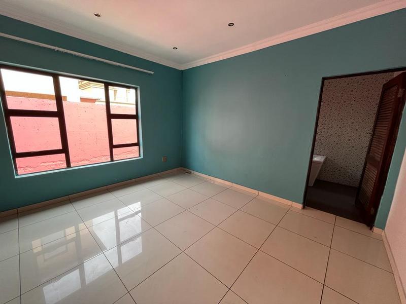 To Let 4 Bedroom Property for Rent in Vanderbijlpark SE 8 Gauteng