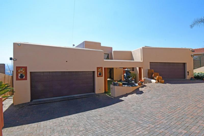 3 Bedroom Property for Sale in Helderkruin View Gauteng