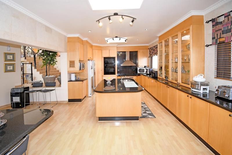 3 Bedroom Property for Sale in Helderkruin View Gauteng