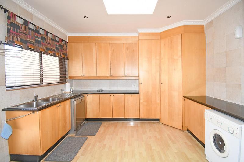 3 Bedroom Property for Sale in Helderkruin View Gauteng
