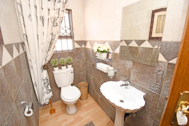 3 Bedroom Property for Sale in Helderkruin View Gauteng