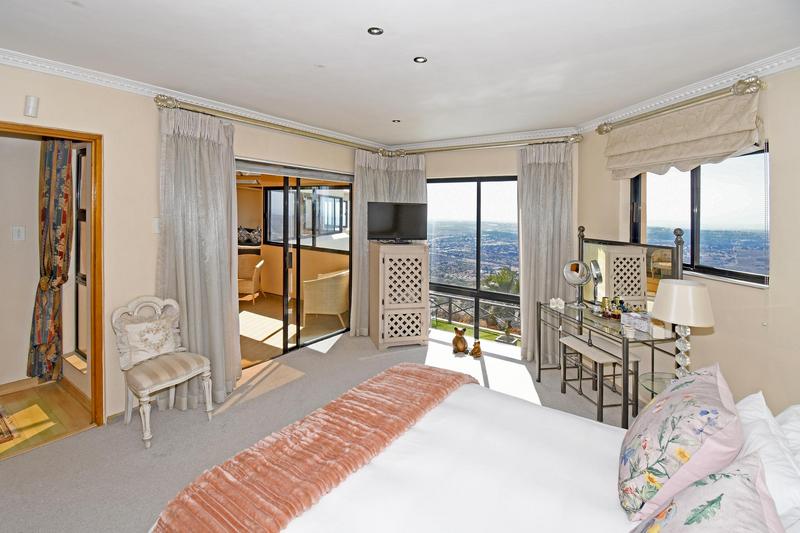 3 Bedroom Property for Sale in Helderkruin View Gauteng