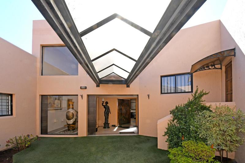 3 Bedroom Property for Sale in Helderkruin View Gauteng