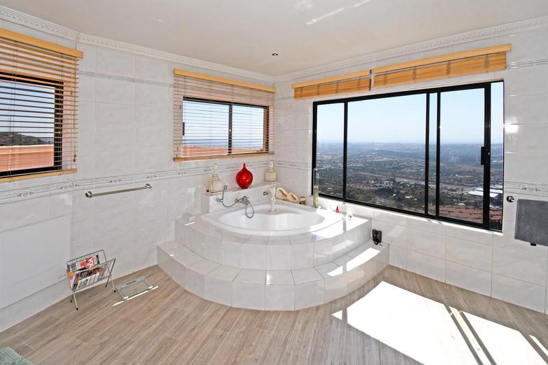 3 Bedroom Property for Sale in Helderkruin View Gauteng