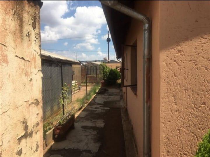 3 Bedroom Property for Sale in Jabavu Gauteng