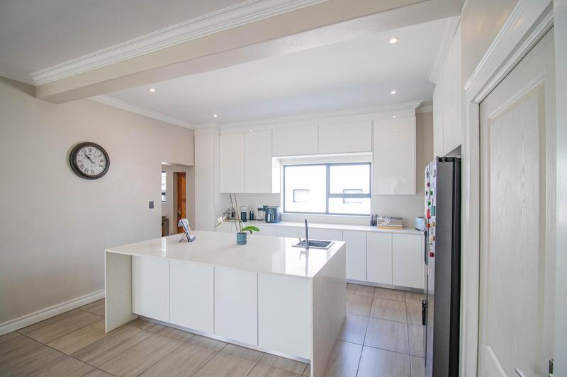 4 Bedroom Property for Sale in Blue Valley Golf Estate Gauteng