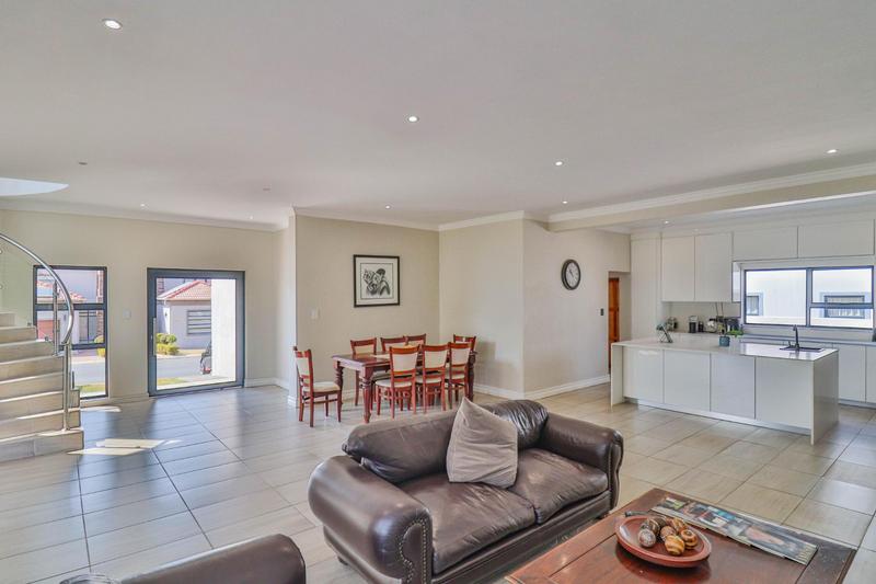4 Bedroom Property for Sale in Blue Valley Golf Estate Gauteng