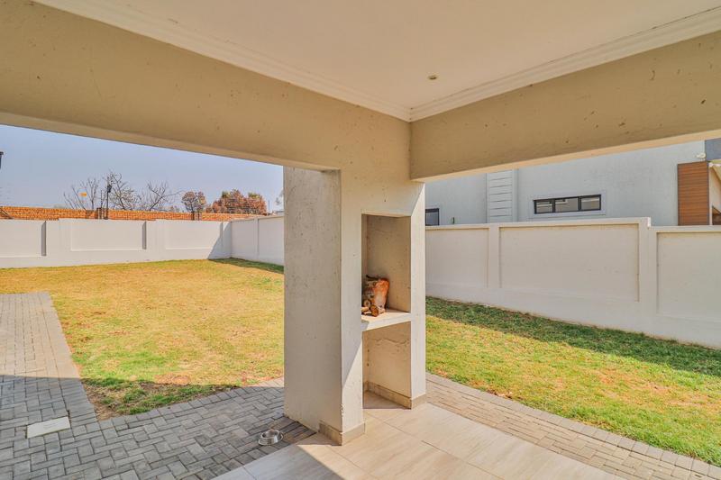 4 Bedroom Property for Sale in Blue Valley Golf Estate Gauteng