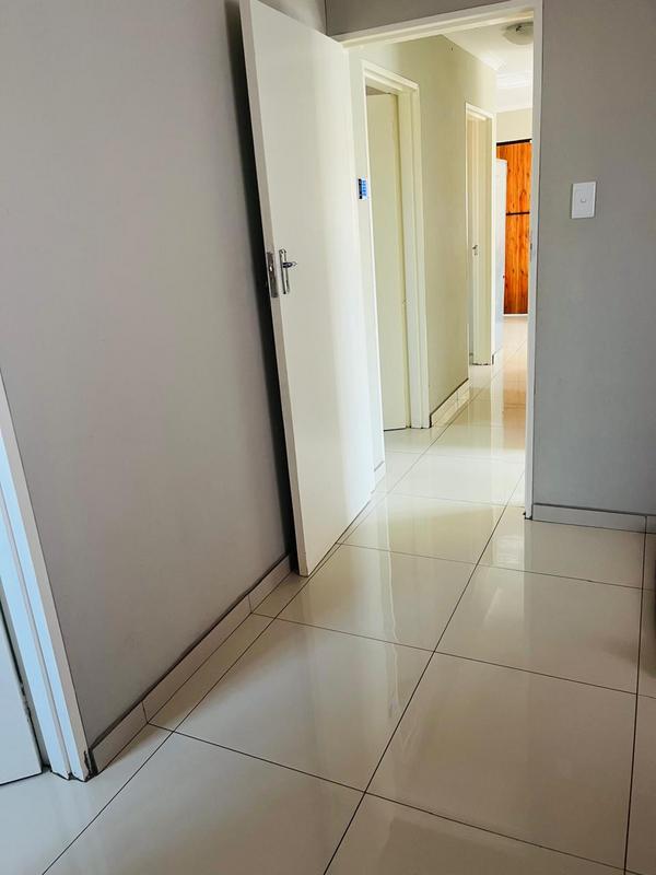 3 Bedroom Property for Sale in Dawn Park Gauteng