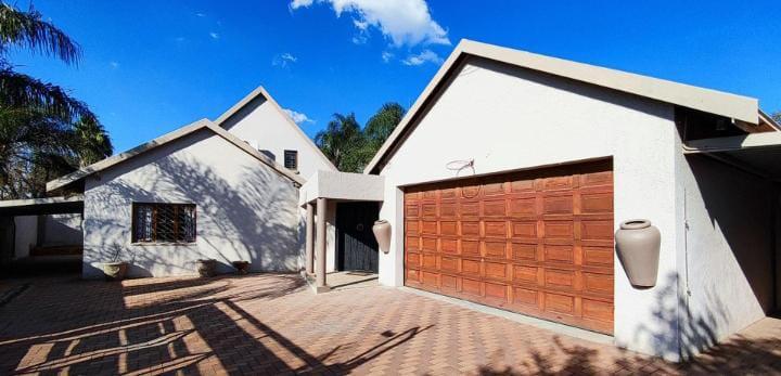 4 Bedroom Property for Sale in Van Riebeeck Park Gauteng