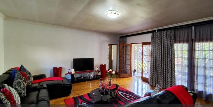 4 Bedroom Property for Sale in Van Riebeeck Park Gauteng