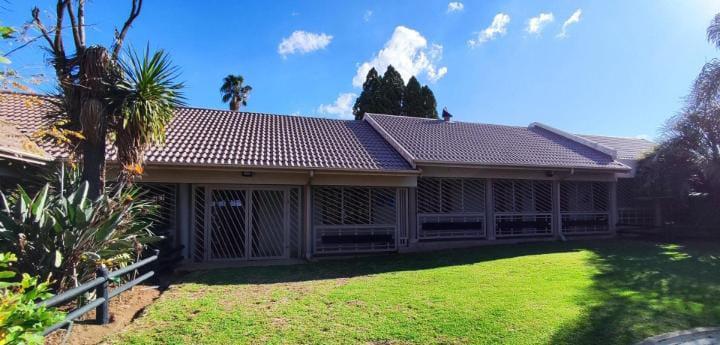 4 Bedroom Property for Sale in Van Riebeeck Park Gauteng